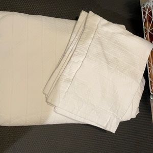 White Cotton Duvet and Shams (2)